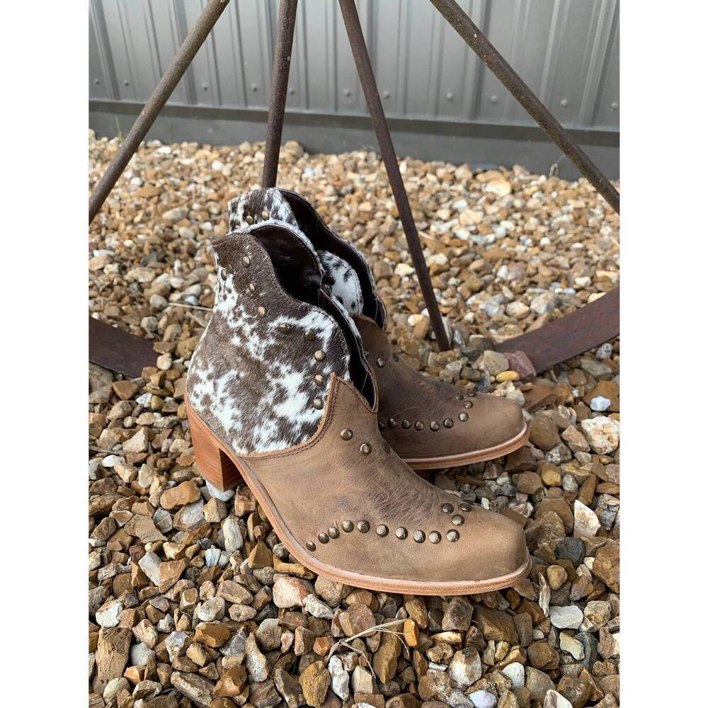 NEW AGAVE SKY women's the studded decibel booties in brown